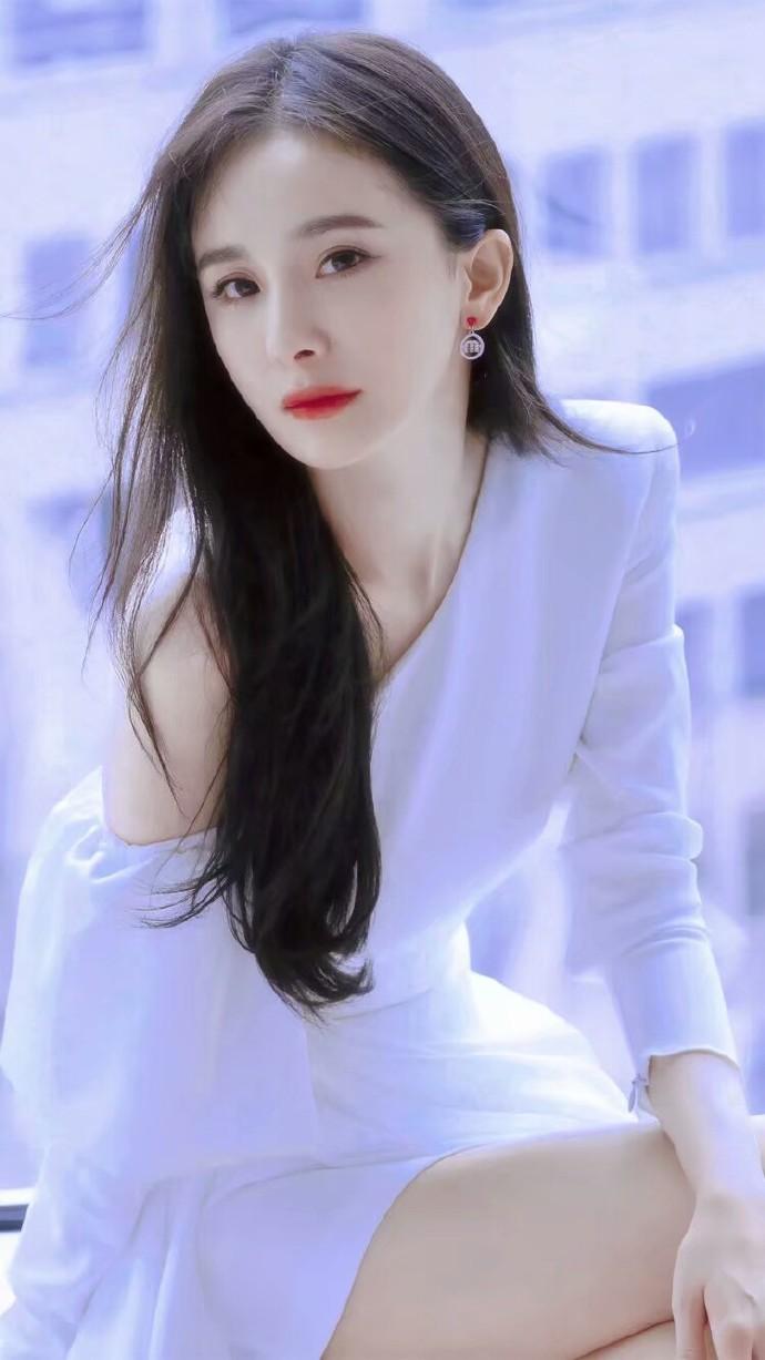 杨幂向导演鞠躬道歉