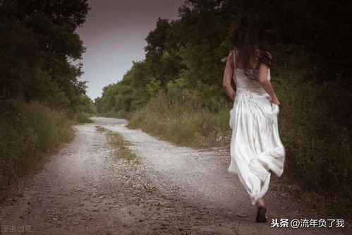 印球迷不满梅西只待10分钟暴怒砸场 印球迷不满梅西只待10分钟暴怒砸场