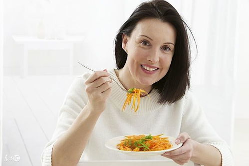 演员吴越男友 吴越一手捧红陈建斌 默默跟在