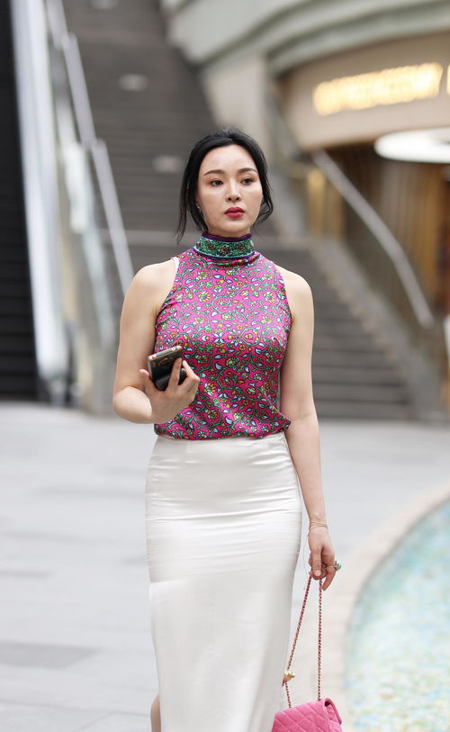 何洁萨顶顶去柳岩家做客