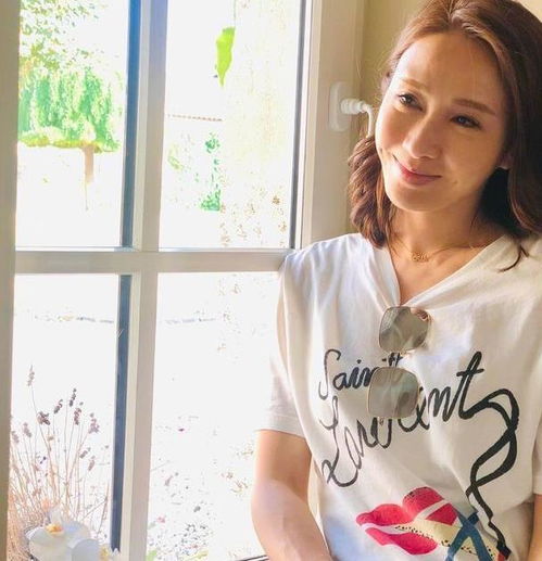 女生夏天校服薄看见里面